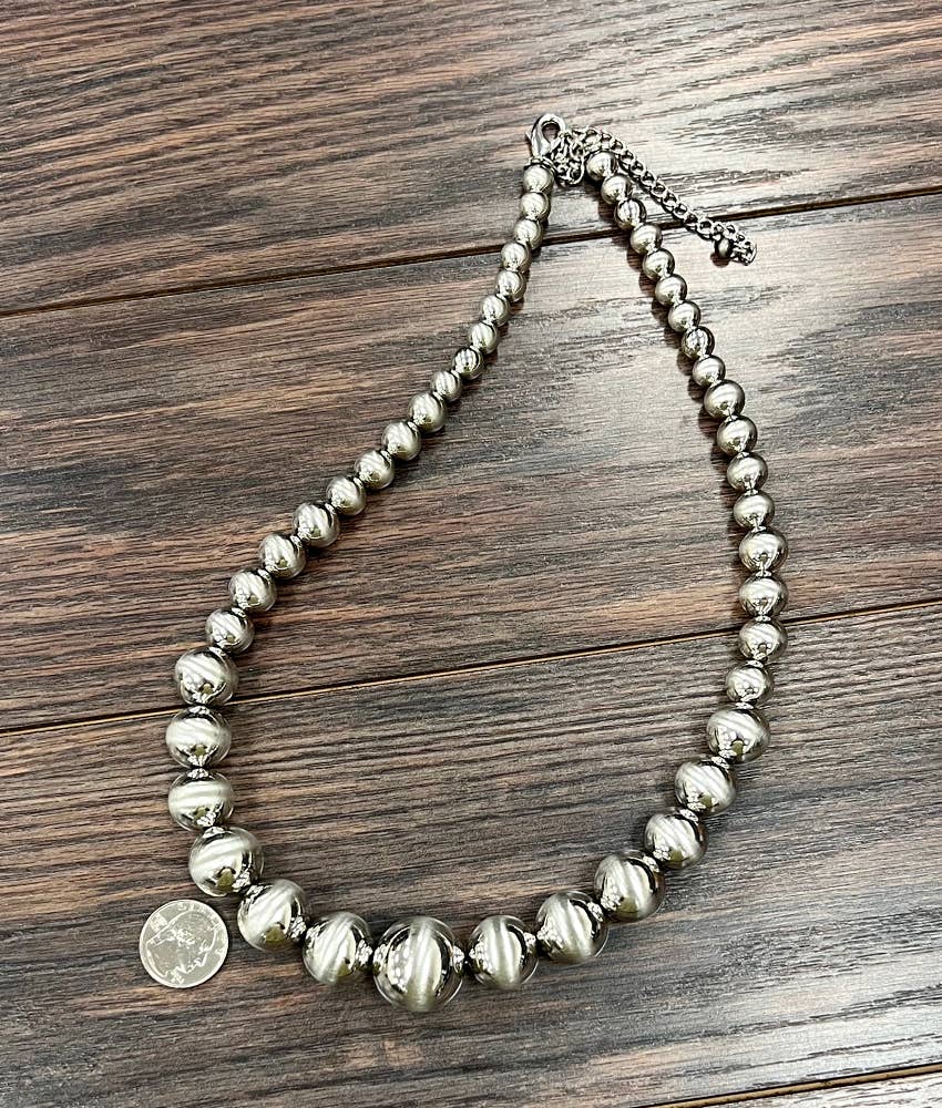 739619, Very-Big 24" Graduated Silver Western Necklace
