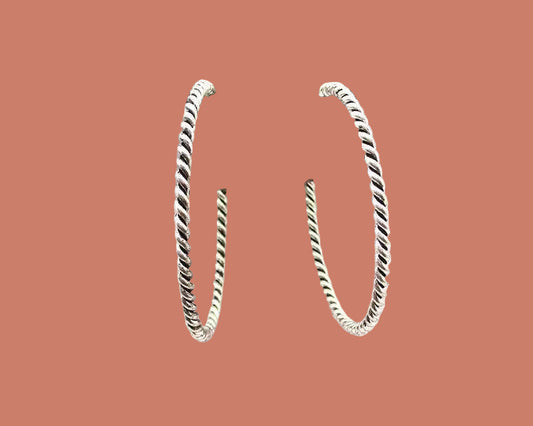 WESTERN TWISTED MEDIUM HOOP EARRINGS