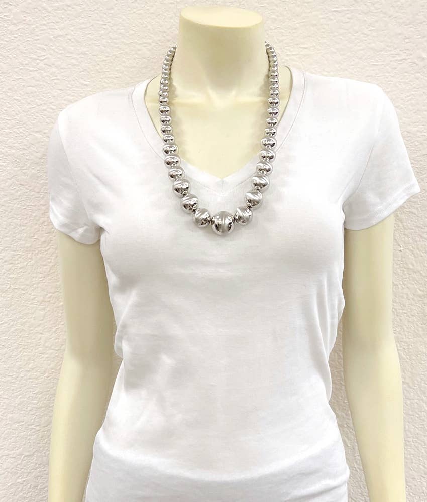 739619, Very-Big 24" Graduated Silver Western Necklace