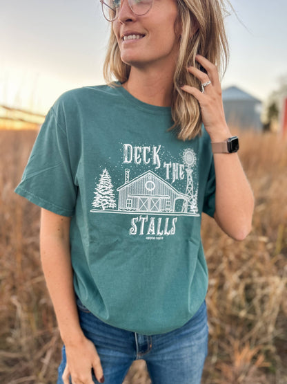 Western ‘Deck the Stalls’ Graphic Christmas Tee