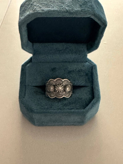 The Cassidy Sterling Flower Cigar Band Ring: 7 Ring 112