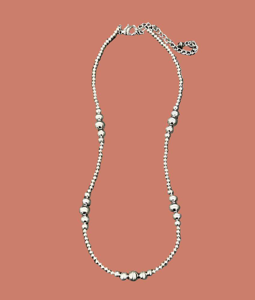 738056, 22" Silver Western Bead Necklace