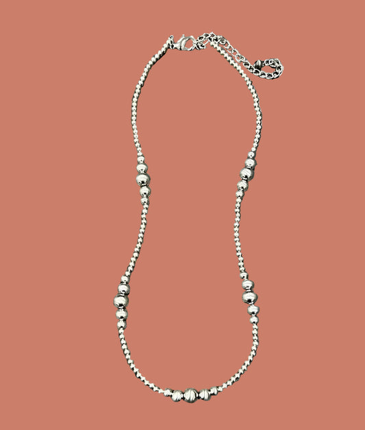738056, 22" Silver Western Bead Necklace