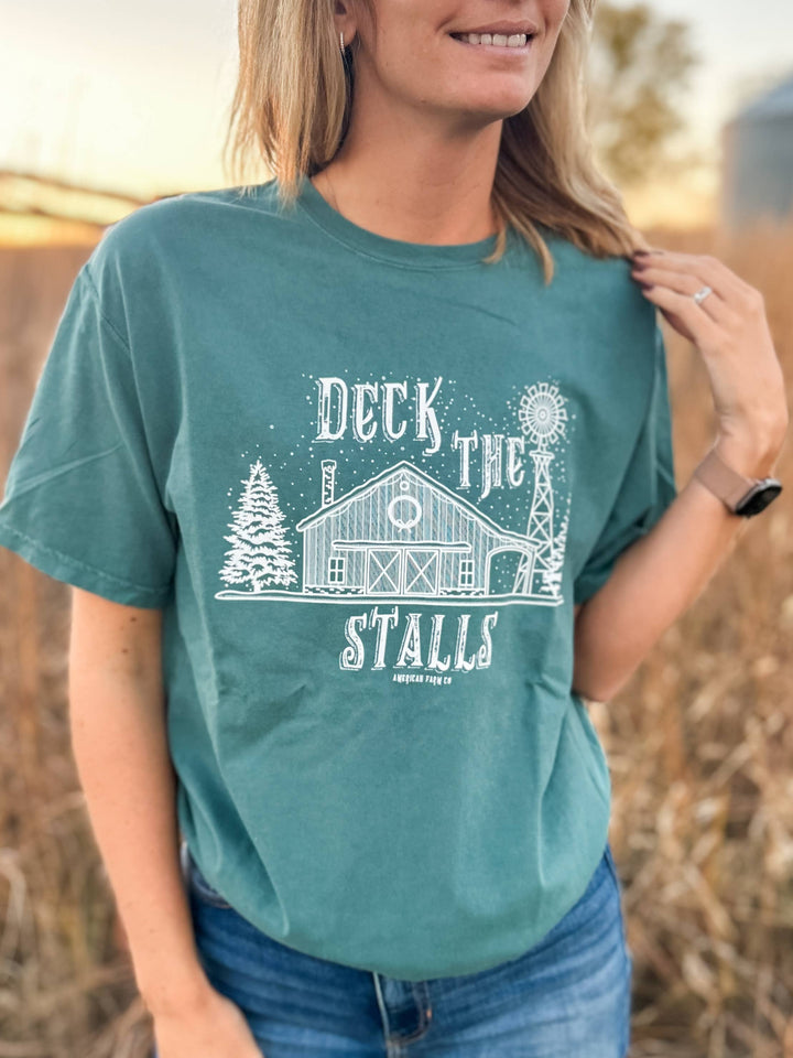 Western ‘Deck the Stalls’ Graphic Christmas Tee